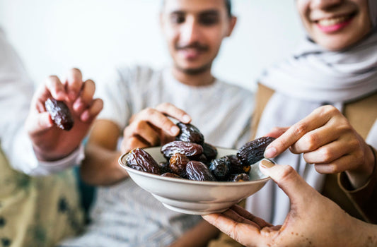 How Dates Fruits Are Most Useful for Teenagers in Summer and Ways to Consume Them